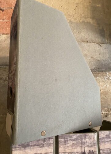 DETAIL RANGE DOSSIER PARIS scaled 1