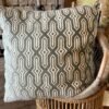 COUSSIN BRODERIES GÉOMÉTRIQUES VERT D’EAU