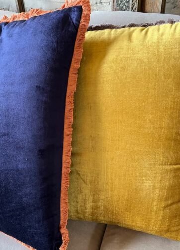 COUSSIN VELOURS À FRANGE