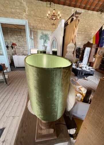 LAMPE BOIS TOURNE NATUREL DETAIL ABAT JOUR