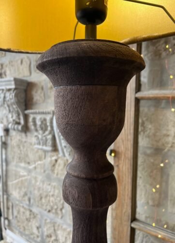 LAMPE CHOCOLAT ABAT JOUR TAUPE H95 DETAIL PIED rotated