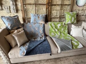 MISE EN SCENE PLAID CIRCUS