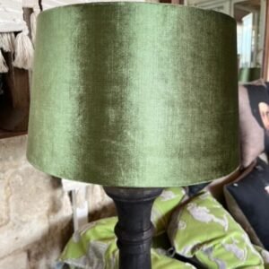 LAMPE NOIRE DETAIL ABAT JOUR VERT H98