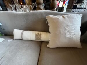 COUSSIN CARR&Eacute; MONOGRAMME